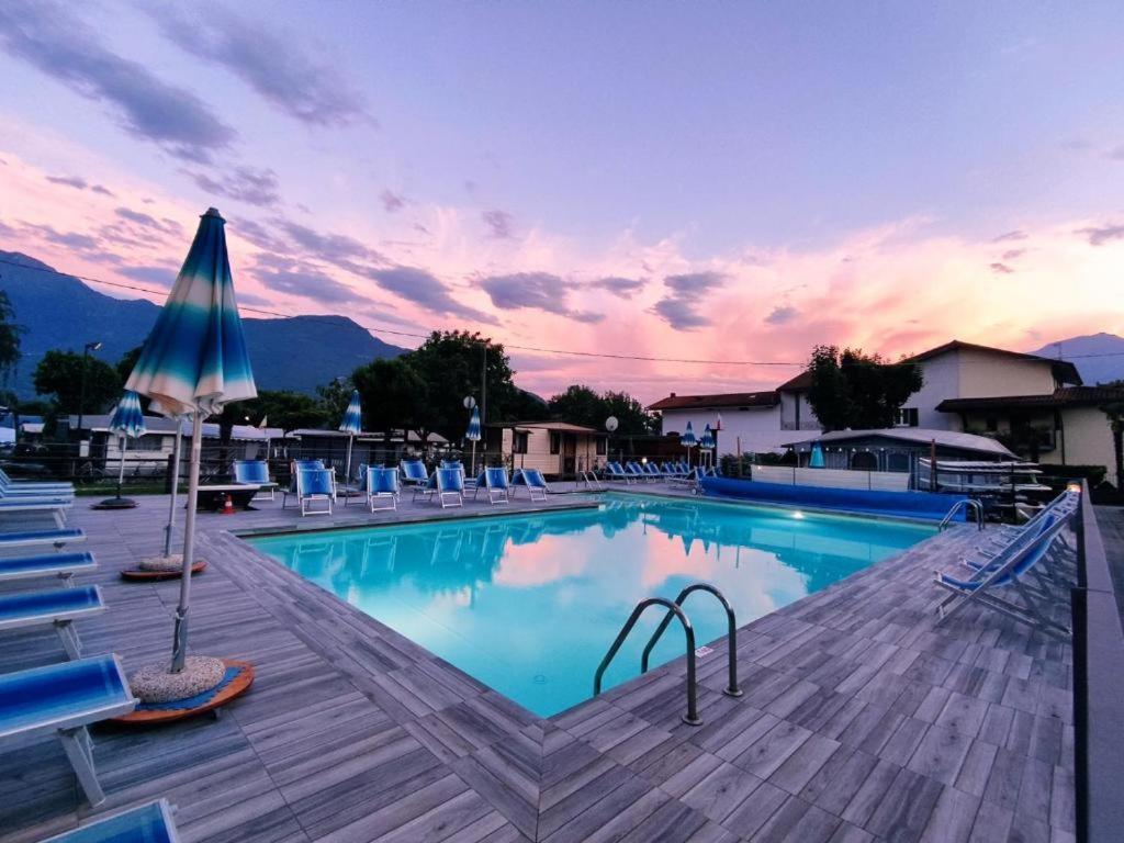 Camping Italia 90 Caravans Domaso Ngoại thất bức ảnh