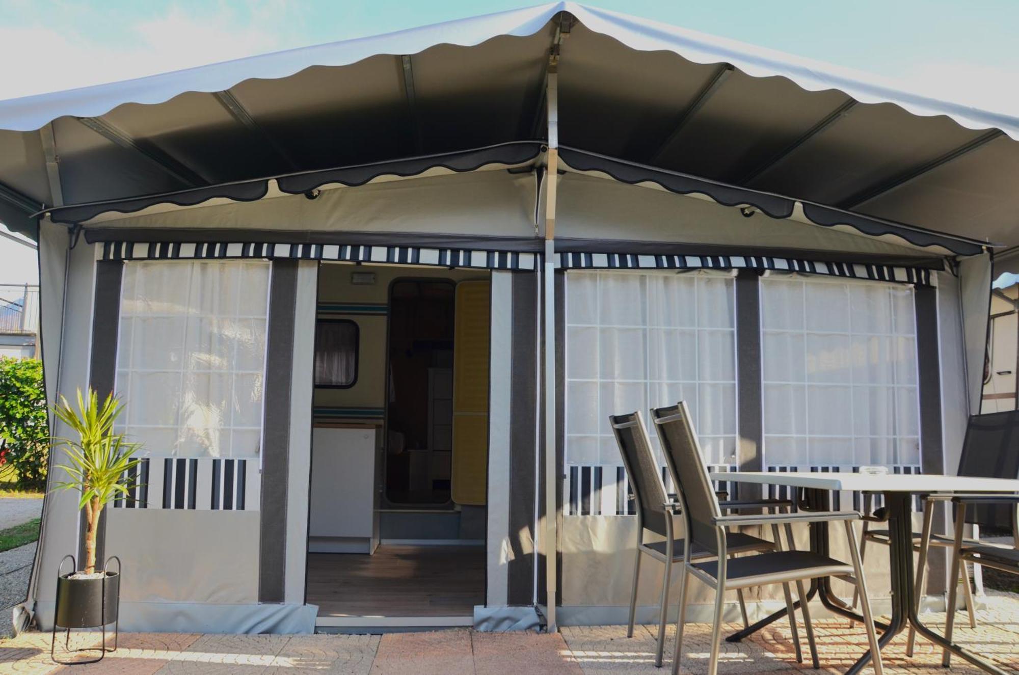 Camping Italia 90 Caravans Domaso Ngoại thất bức ảnh
